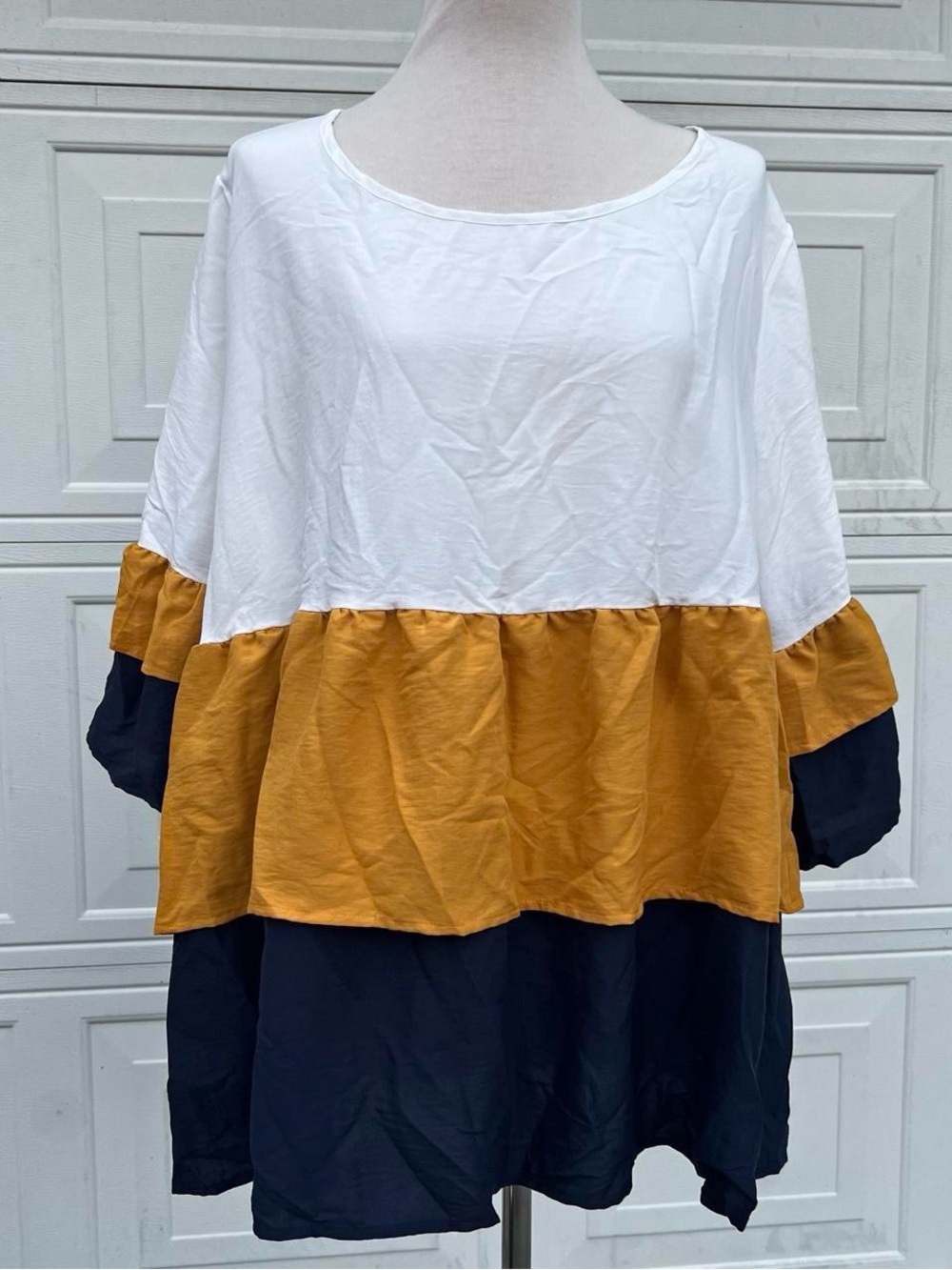 BloomChic White Scoop Neck Top